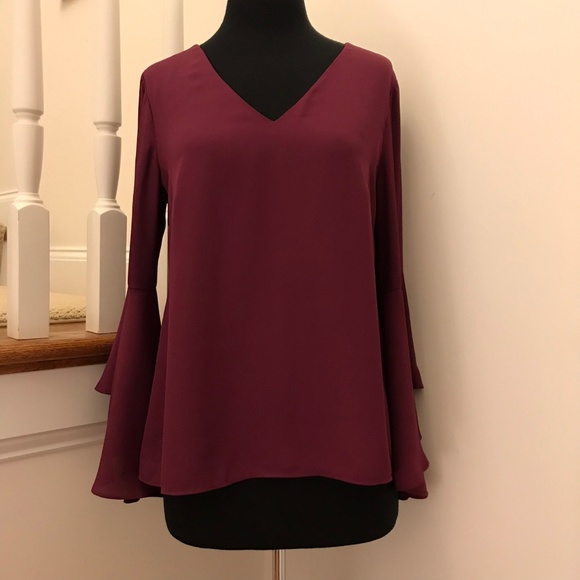 White House Black Market Tops - WHBM Plum Flowy Sleeve Blouse Open Back Size 4
